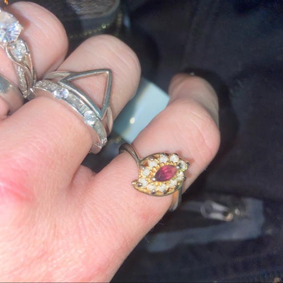 Roman marked gold filled ruby ring - Picture 4 of 7